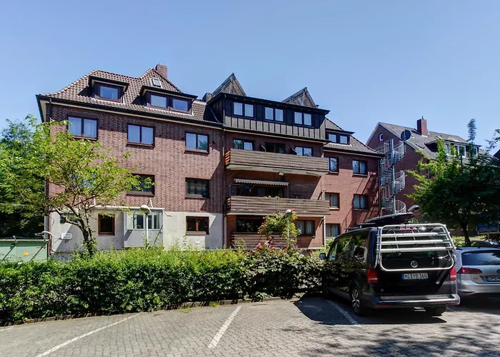 Elbinsel Free Parking 3*
