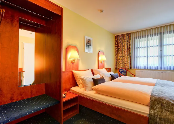 Hotel Elbinsel Free Parking 3*